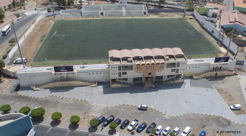 Futebol/Santiago Sul: Académica e Os Garridos buscam hoje um lugar nas meias-finais da Taça da Praia