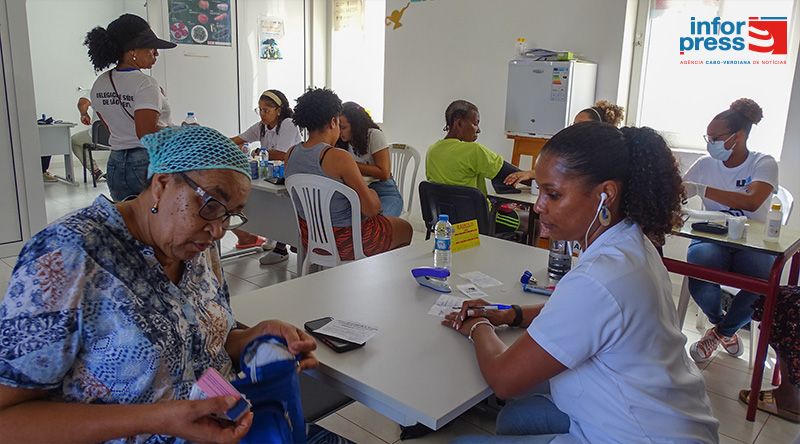 Ministério da Saúde vai implementar plano de recursos humanos para "maior humanismo" em atendimento e tratamento