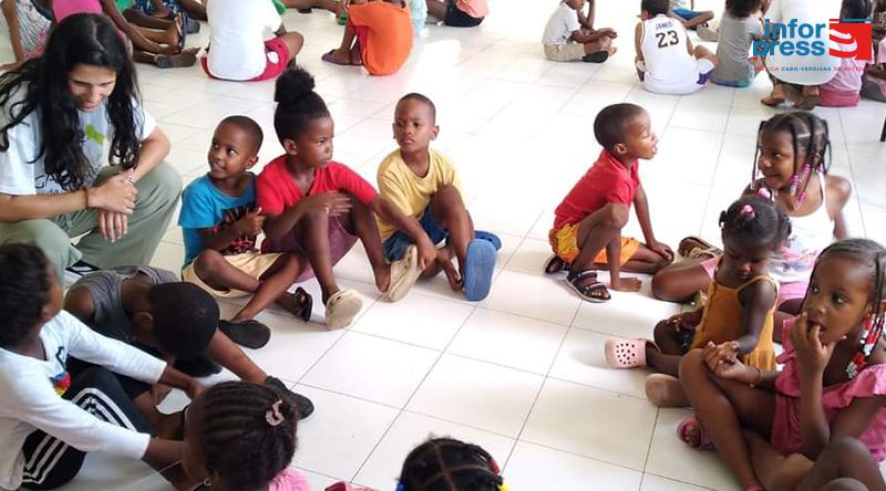 Técnico da Acrides destaca importância das colónias de férias no reforço dos estudos das crianças