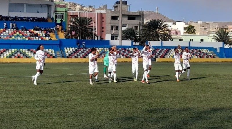 Futebol/São Vicente: Mindelense vence Amarante (1-0) e passa a líder isolado do campeonato