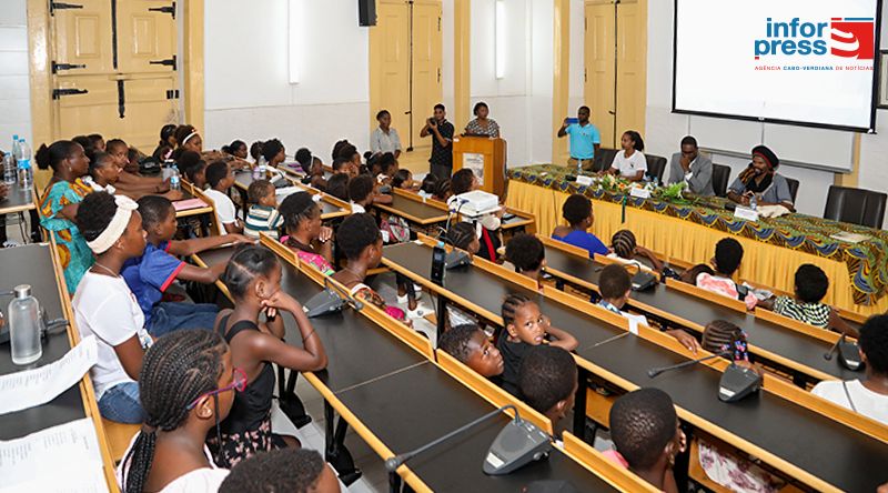 Arquivo Nacional partilha história e legado de Amílcar Cabral com crianças e jovens