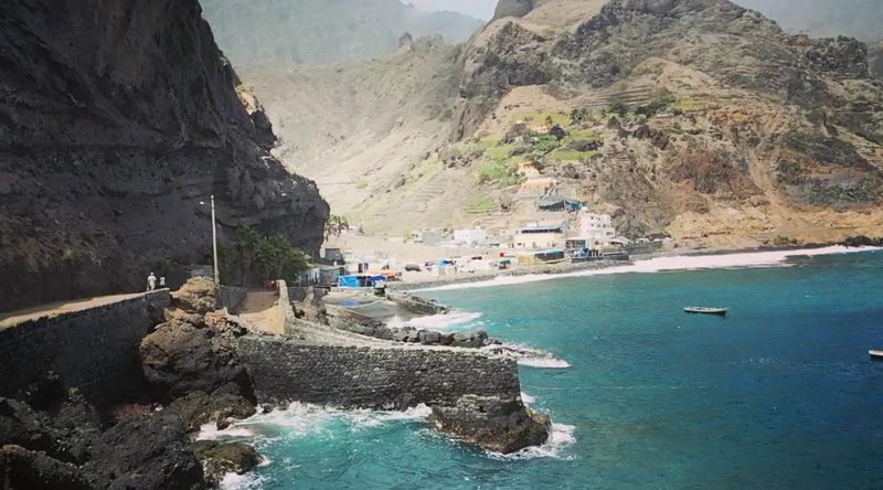 Santo Antão: Corpo de homem encontrado no mar perto do arrastadouro de Penedo de Janela