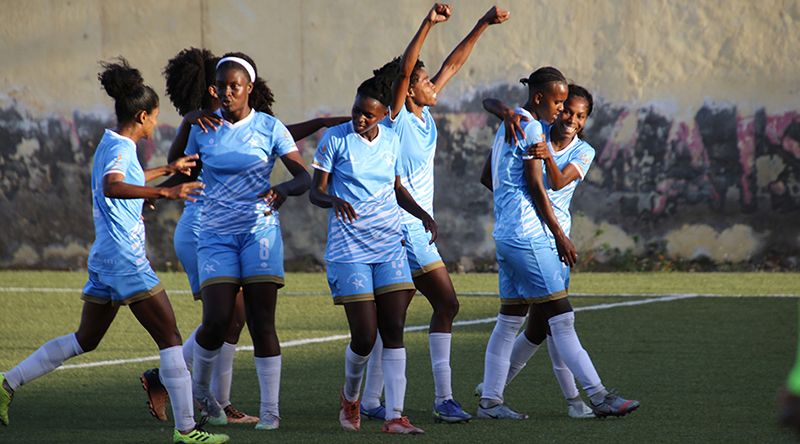 Futebol feminino/Santiago Sul: Seven Stars inicia defesa do título este domingo ante a equipa de Vila Nova