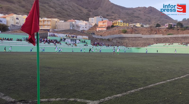 Futebol/São Nicolau: Edil ribeira-bravense anuncia início das obras de reabilitação do estádio Di Deus