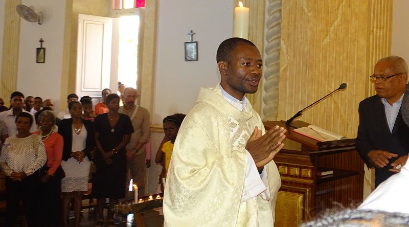 São Vicente/Páscoa: Padre missionário apela à paz que veio com Jesus Cristo