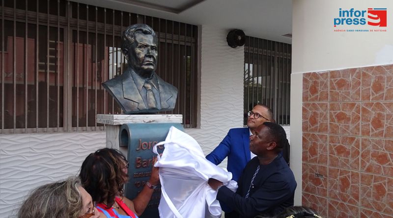 Homenagem a Jorge Barbosa e aos poetas de Cabo Verde é obrigação- Olavo Correia
