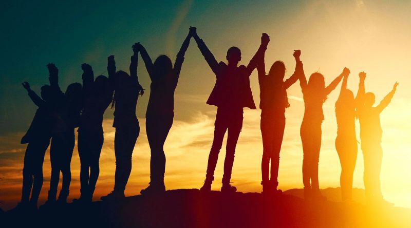 Grupo de jovens classifica Dia Internacional da Juventude como data importante que simboliza paz e união