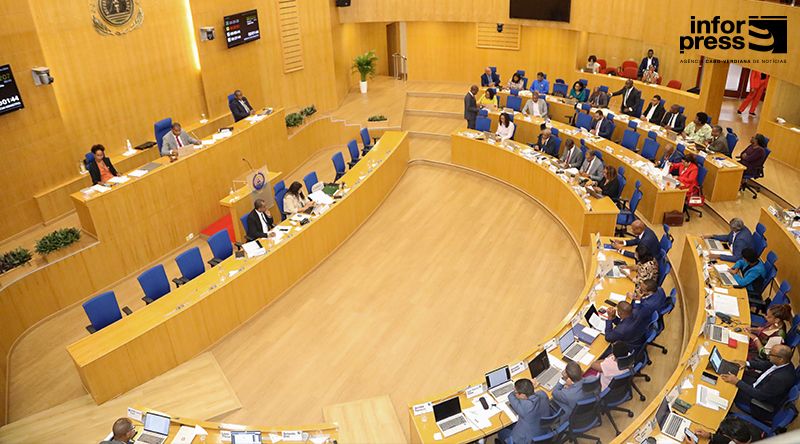 Parlamento: MpD admite necessidade de "ajustes e melhorias" do sistema de ensino para atingir excelência
