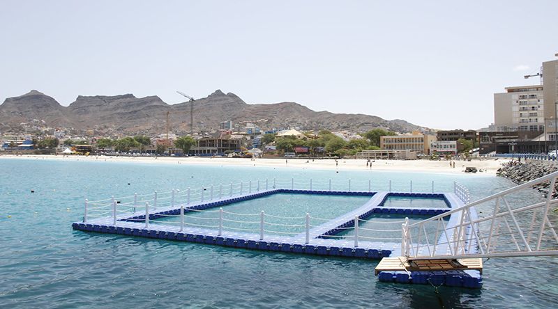 Natação: Federação quer aproveitar junto do Ministério do Mar piscina flutuante retirada de São Vicente para instalar na Boa Vista