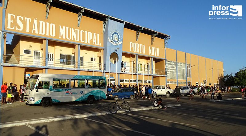 Futebol/Santo Antão Sul: Dirigentes e técnicos querem “garantia” da autarquia sobre substituição da relva no estádio municipal