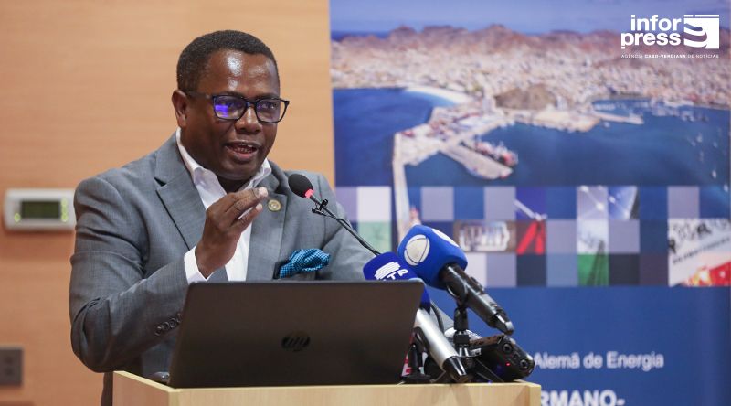 Ministro das Finanças diz ser falsa afirmação que de Cabo Verde cresce abaixo do seu potencial
