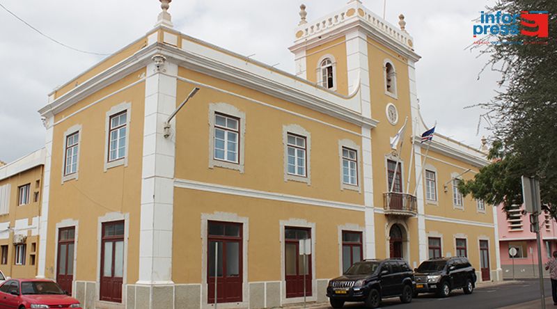 Câmara da Praia lança primeira pedra do centro comunitário “Praia Nouvelle Génération” em Ponta d’Água 