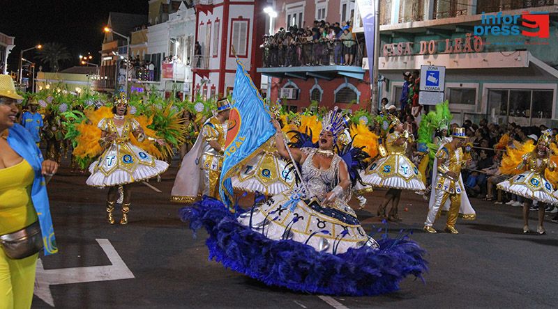 Carnaval/São Vicente: Após duas horas de atraso lá surgiu “Samba Tropical” com cor e muito brilho