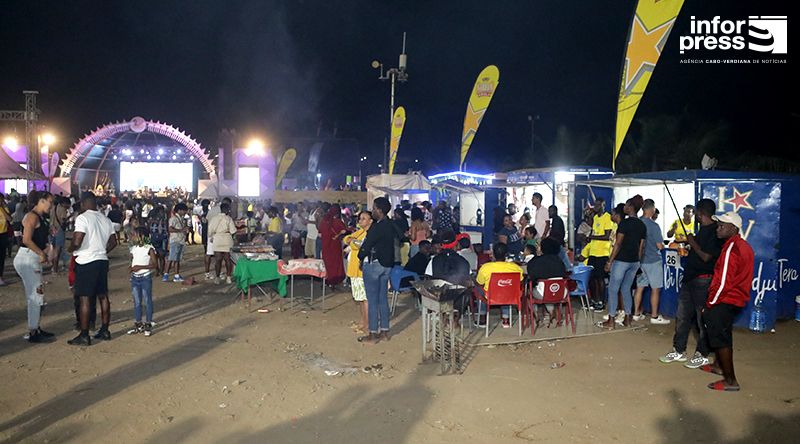 Gamboa 2024: Vendas superam expectativas, mas comerciantes protestam contra encerramento antecipado