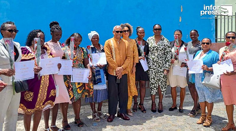 PR quer condecorar mulheres que contribuem no desenvolvimento do país por ocasião dos 50 anos da Independência