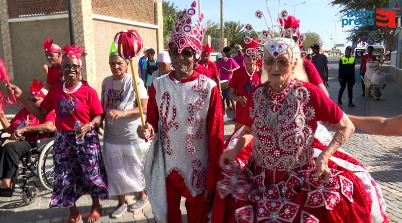 Carnaval/Ilha do Sal: Terceira idade mostra “samba no pé” no desfile “Nôs idoso na ses folia”