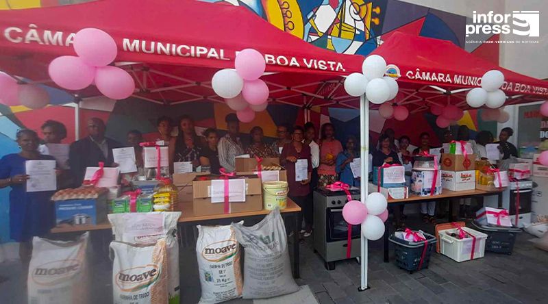 Boa Vista: CMBV entrega kits de 500 contos a 24 mulheres formadas em gestão de pequenos negócios