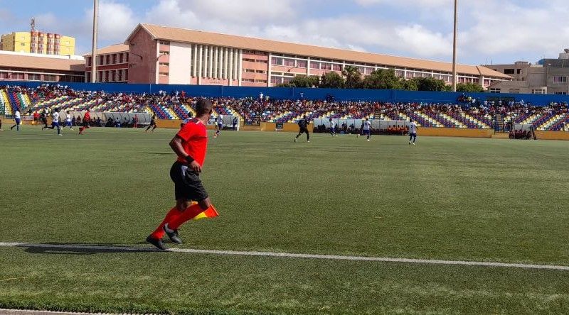 Futebol/Sub-19: EFIZ e Académica do Porto Novo juntam-se a EPIF e Grémio Nhagar nas meias-finais