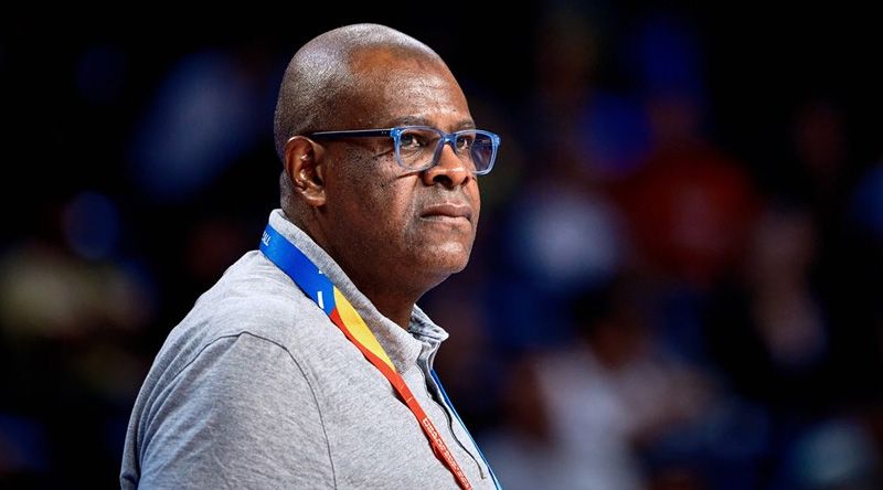 Basquetebol: Emanuel Trovoada e equipa técnica estagiam em Barcelona