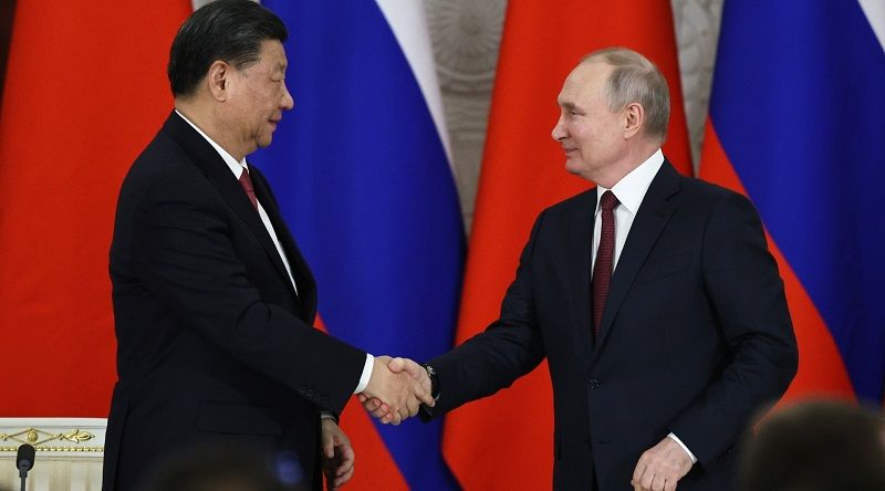 Xi Jinping diz a Putin estar disposto a trabalhar pela estabilidade global