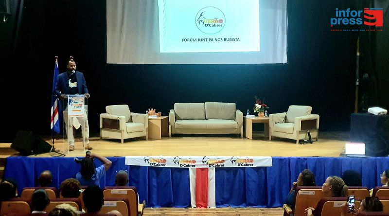 Boa Vista: Emigrantes e residentes juntos em fórum para o desenvolvimento da  ilha (c/áudio)