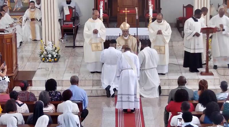 São Vicente: Dom Ildo Fortes pede ao padre Patrick Afonso para ser “construtor da comunhão”