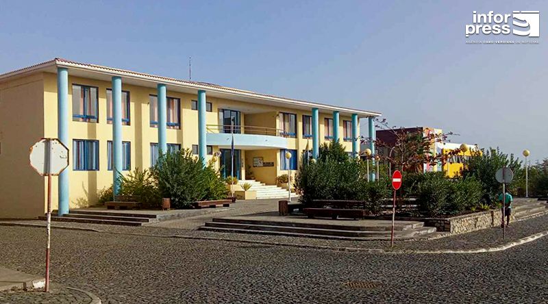 Porto Novo: Autarquia confirma proposta de empréstimo bancário de 300 mil contos para investimentos