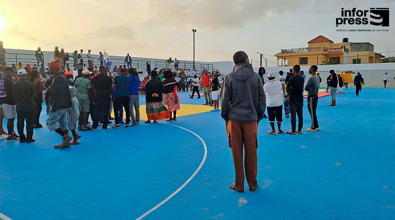 Tarrafal: Câmara moderniza polidesportivo e largo envolvente em Chão Bom num investimento mais de 40 mil contos