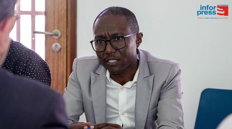 Maio: Presidente da câmara municipal admite necessidade de reorganizar serviço de bombeiros