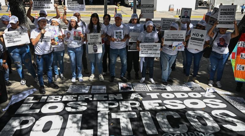 Presidente interina da Venezuela propõe lei de amnistia geral para presos políticos