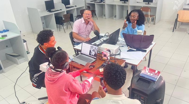 Escola Secundária da Boa Vista dotada de rádio-escola para interagir com comunidade educativa