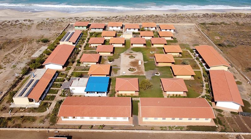 Maio: Empresário denuncia restrições no abastecimento de água a hotel – distribuidora alega interesse coletivo