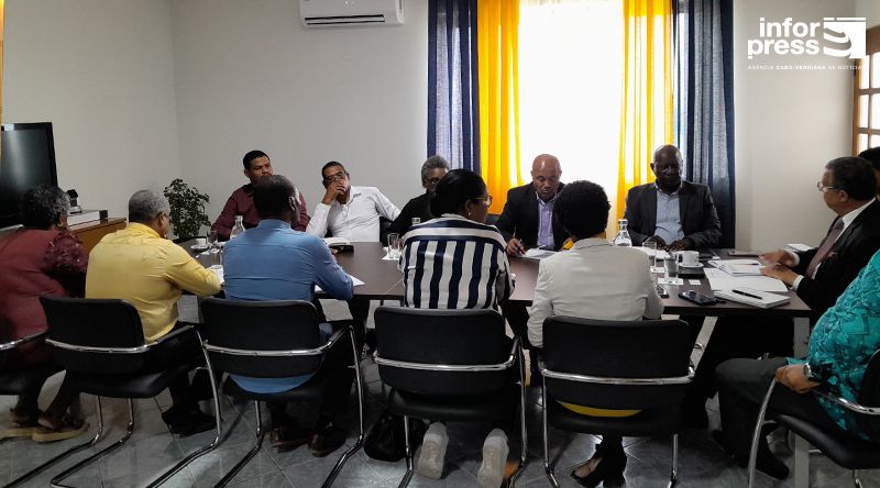 Patronato e sindicatos unem forças para exigir cumprimento de direitos trabalhistas em Cabo Verde