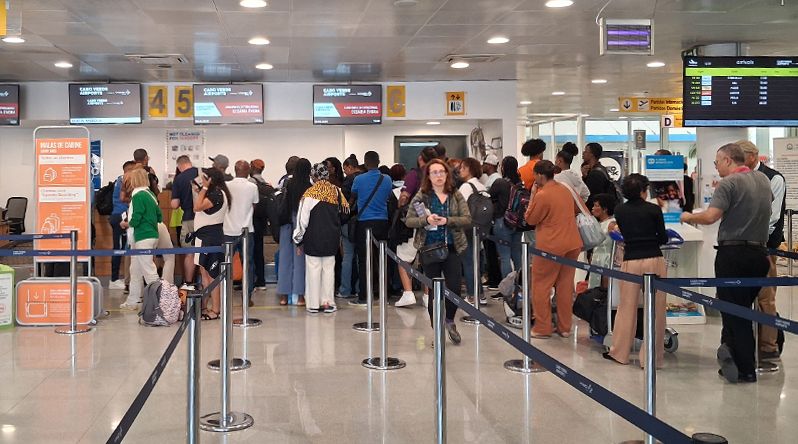 Cancelamento de voo São Vicente - Praia da CV Sky gera onda de indignação entre passageiros