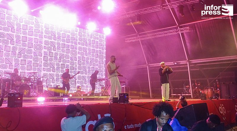 Ilha do Sal: Segunda parte da primeira noite do festival de Santa Maria iluminada por "Kriol Kings" e surpresa de Zé Delgado
