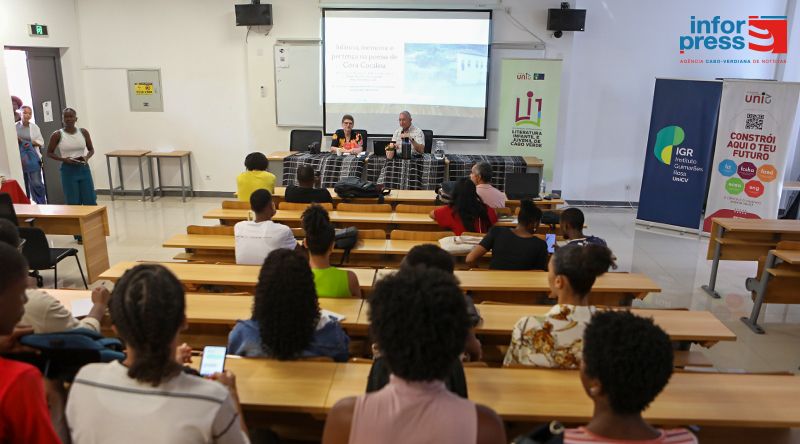 Simpósio de literatura infantil e juvenil na Uni-CV incita estudantes ao hábito da leitura