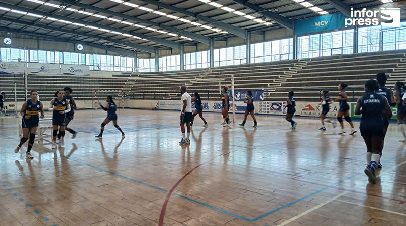 Seleccionador destaca renovação da selecção feminina de voleibol rumo ao apuramento para os Jogos Africanos